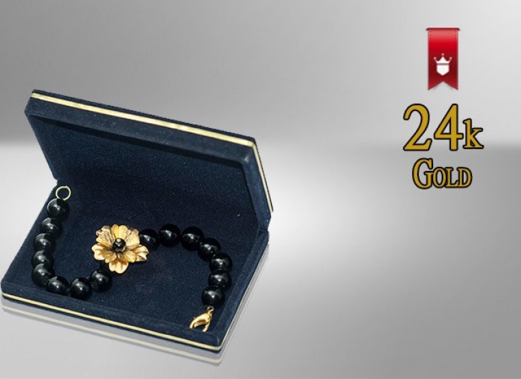 تخفیف ۴۹ درصدی دستبندهای سنگ با گل طلا