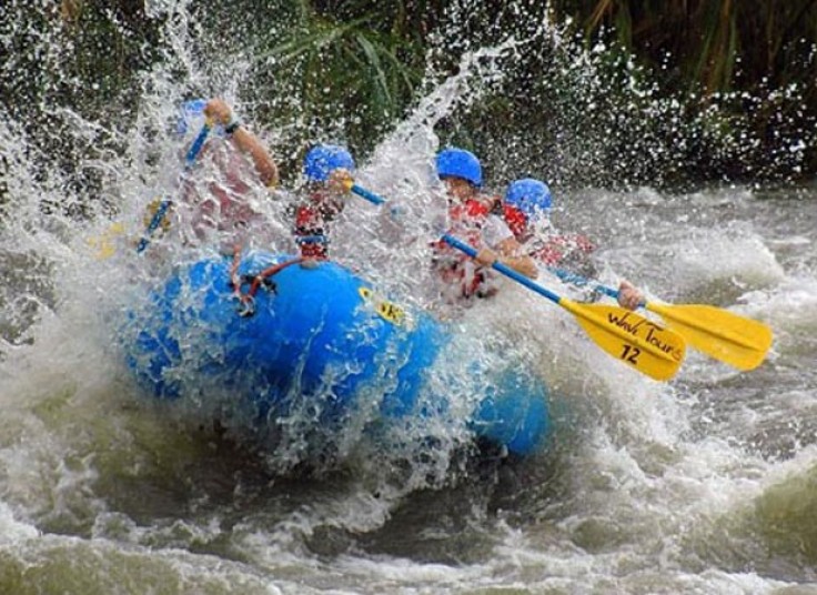 تور رفتینگ قایقسواری در آبهای خروشان