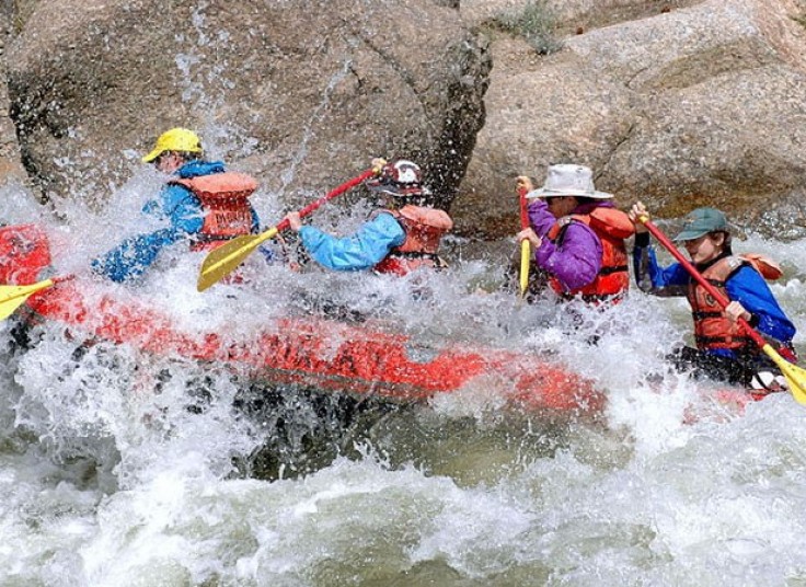 تور رفتینگ قایقسواری در آبهای خروشان